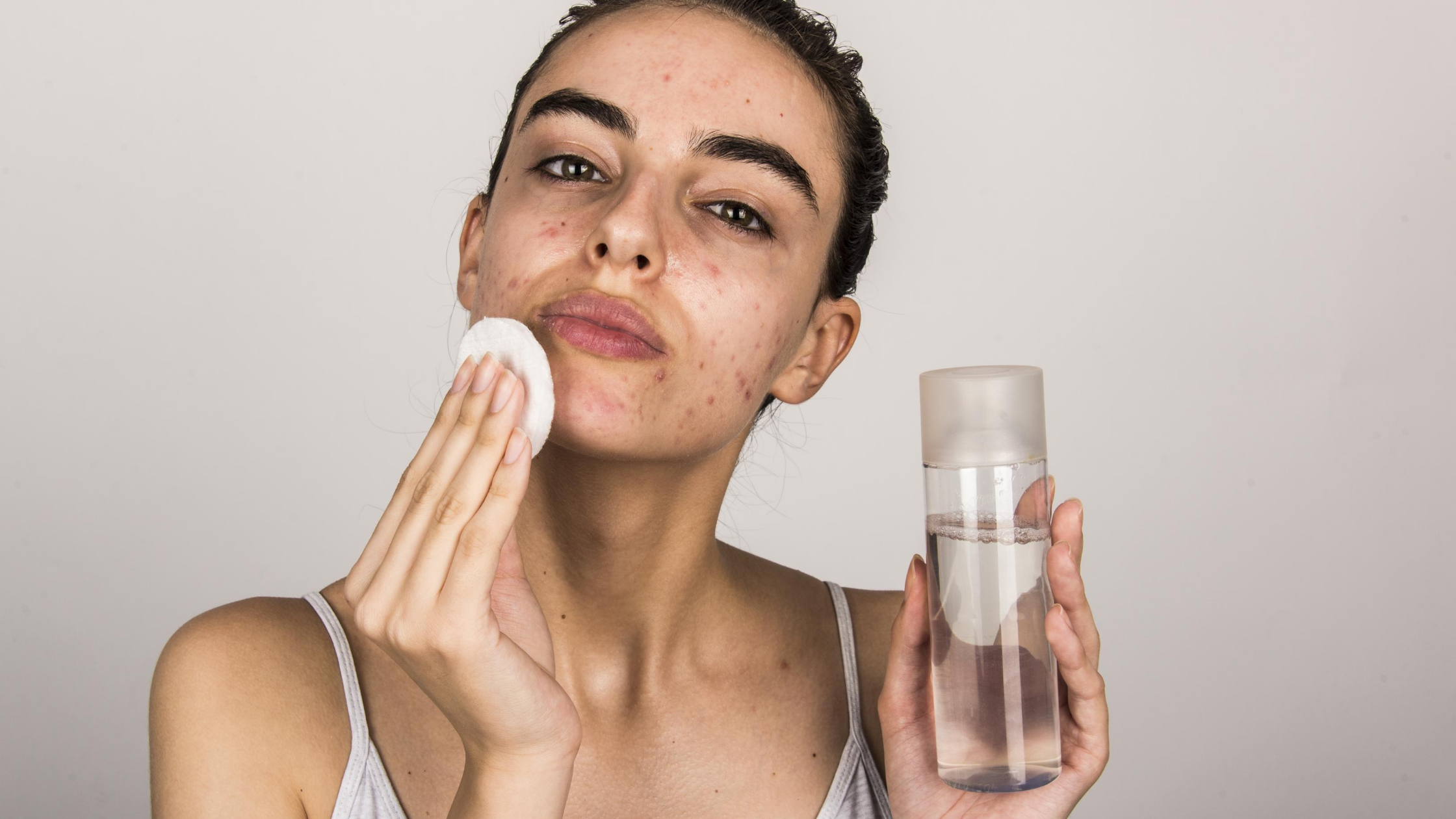 A Daily Skincare Routine For Oily Acne
